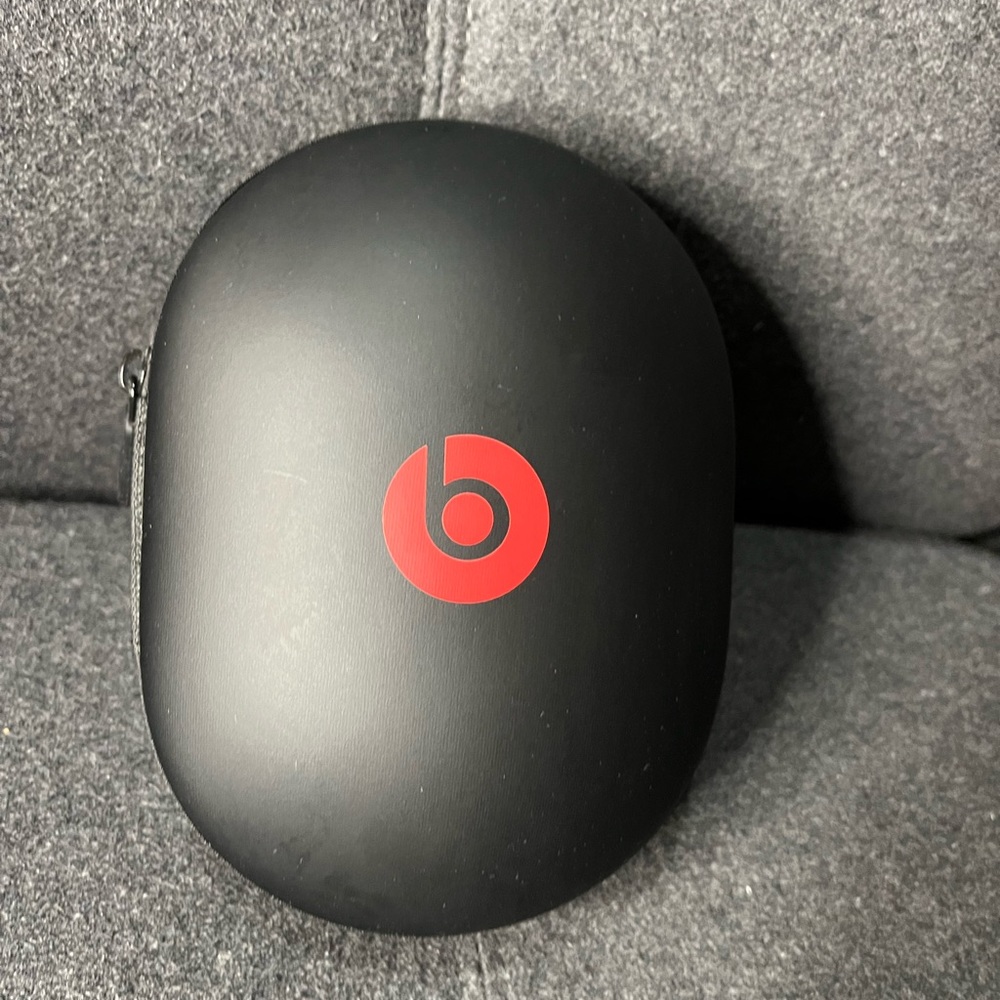 Beats headphone case
